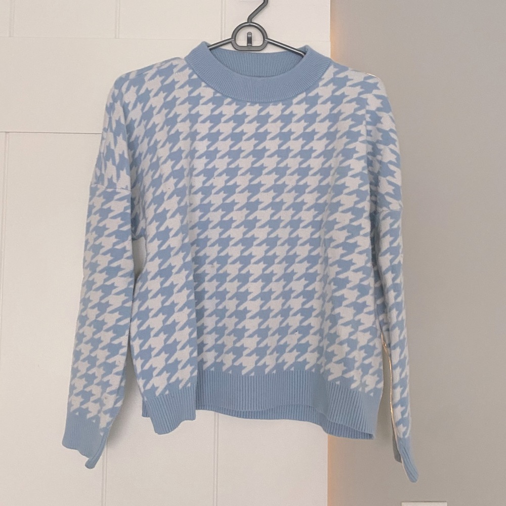 Baby light blue houndstooth gingham checkered crew neck sweater